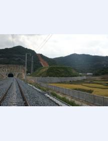 中鐵二十一局蘭渝鐵路工程項目經理部隧道防護門工程